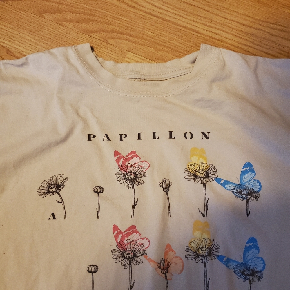 Papillon Butterfly Graphic Tee - Picture 3 of 4